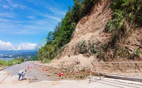 水毀道路現(xiàn)場